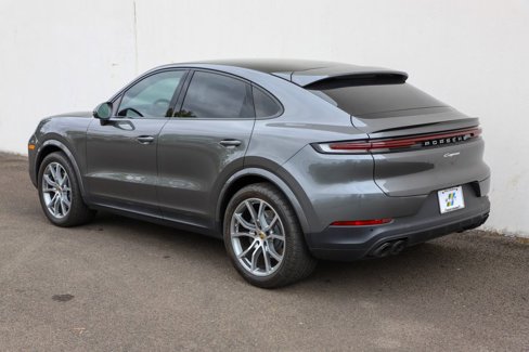 Used 2024 Porsche Cayenne Coupe image 15