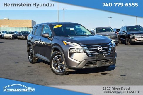 Used 2024 Nissan Rogue SV image 1
