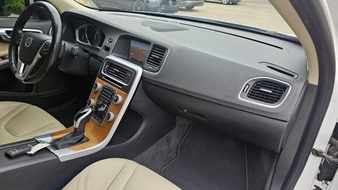 Used 2018 Volvo S60 T5 Inscription Platinum image 31