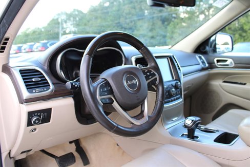 Used 2014 Jeep Grand Cherokee Overland w/ Trailer Tow Group IV image 16