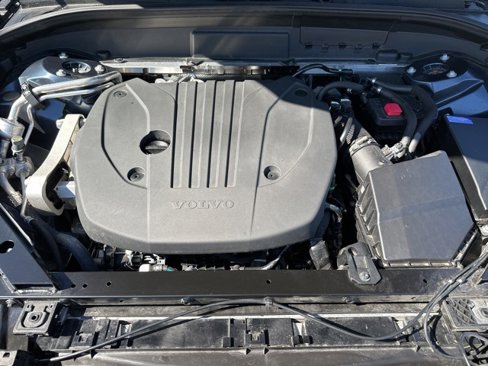 Certified 2025 Volvo XC60 B5 Plus w/ Climate Package image 33