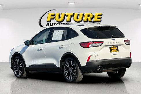 Certified 2022 Ford Escape SE w/ SE Sport Appearance Package image 5