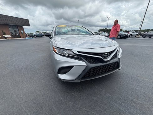 Used 2018 Toyota Camry image 9
