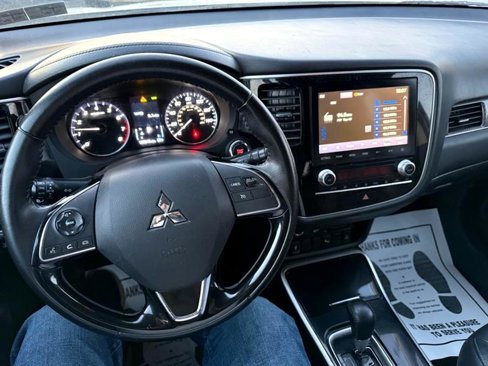 Used 2020 Mitsubishi Outlander SEL image 13