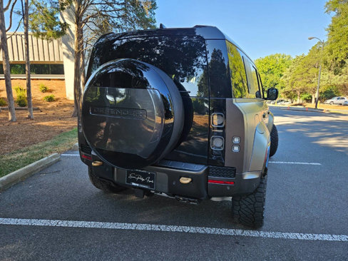 Used 2025 Land Rover Defender 110 image 27