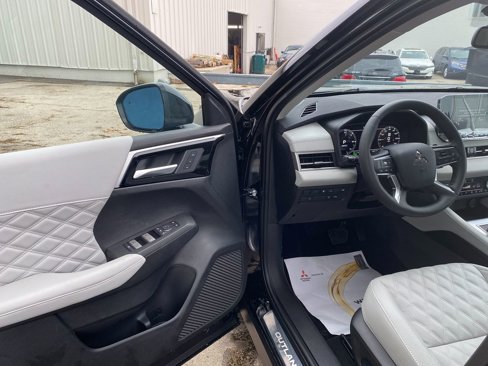 New 2025 Mitsubishi Outlander SEL image 10