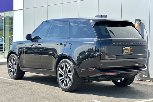 Used 2023 Land Rover Range Rover SE image 3