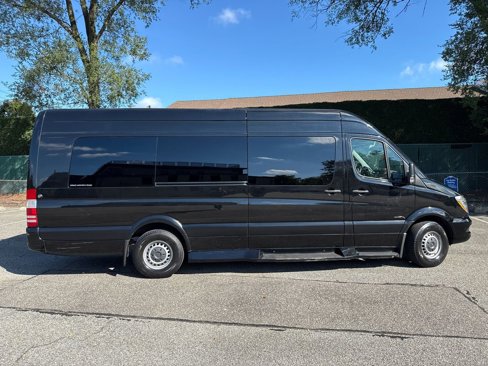 Used 2017 Mercedes-Benz Sprinter 2500 image 9