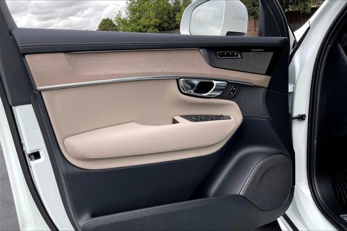 New 2026 Volvo XC90 B6 Plus w/ Protection Package Premier image 24