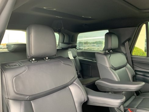 New 2025 Ford Expedition Platinum w/ Stealth Appearance Package image 18