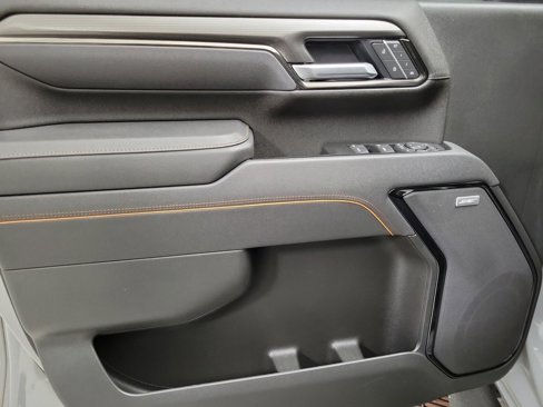 Certified 2025 GMC Sierra 2500 AT4 w/ AT4 Premium Plus Package image 16
