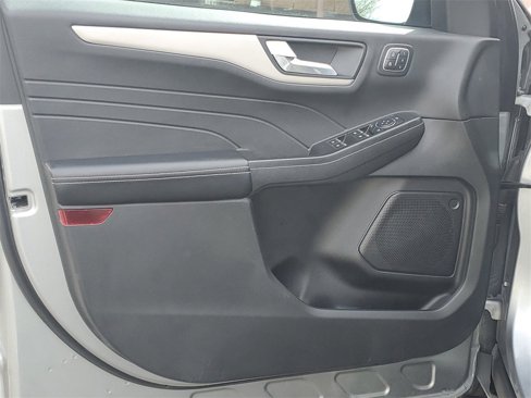 Used 2022 Ford Escape SEL image 9