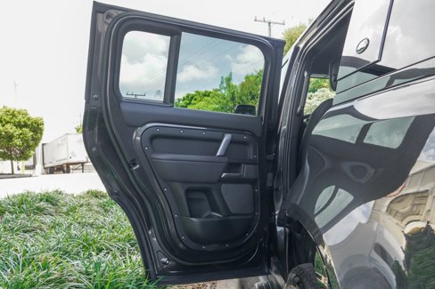 Used 2023 Land Rover Defender 110 image 32