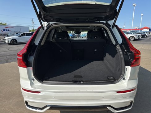 Certified 2025 Volvo XC60 B5 Plus image 32