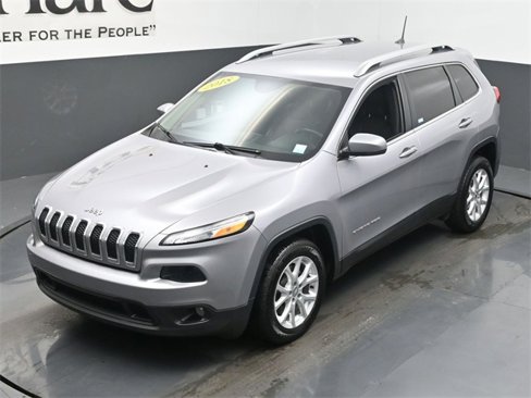 Used 2018 Jeep Cherokee Latitude Plus image 45