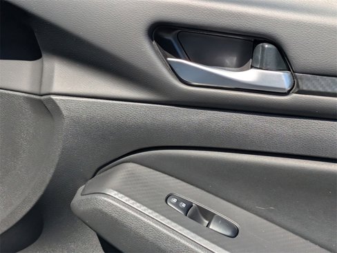 Used 2024 Nissan Altima 2.5 SV image 33