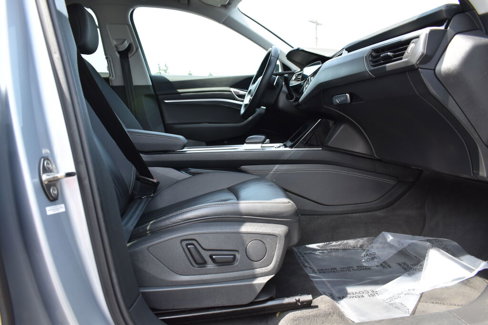 Used 2022 Audi e-tron Premium image 18