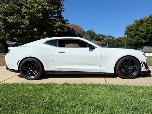 Used 2018 Chevrolet Camaro ZL1 image 36