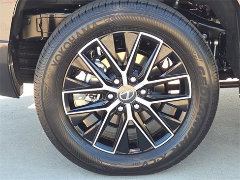 Used 2025 Lexus GX 550 w/ Accessory Package (2T) image 9
