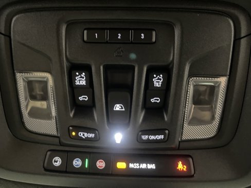 Used 2025 GMC Sierra 2500 AT4X image 19