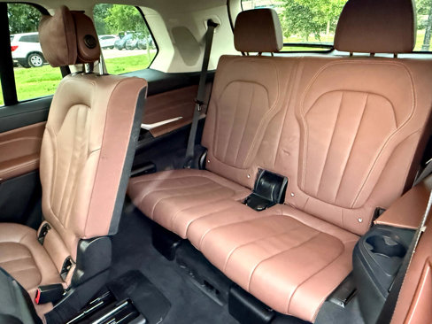 Used 2020 BMW X7 xDrive40i w/ Premium Package image 16