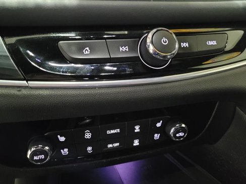 Used 2022 Buick Enclave Premium image 33