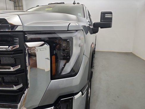 Used 2024 GMC Sierra 3500 SLE w/ SLE Convenience Package image 34