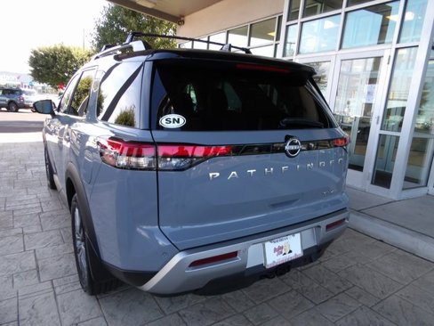 Certified 2024 Nissan Pathfinder SL w/ SL Premium Package image 5