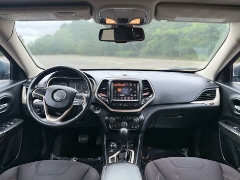 Used 2016 Jeep Cherokee 75th Anniversary image 13