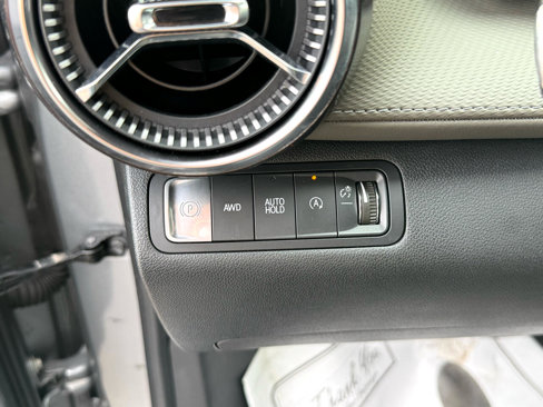 Used 2025 Chevrolet Equinox LT w/ Convenience Package II image 12