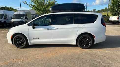 New 2025 Chrysler Pacifica Select image 11
