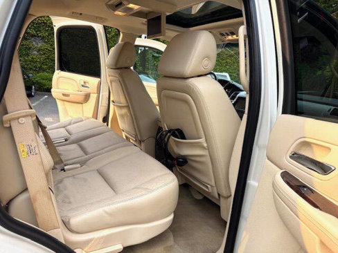 Used 2007 Cadillac Escalade AWD w/ Information Package image 27