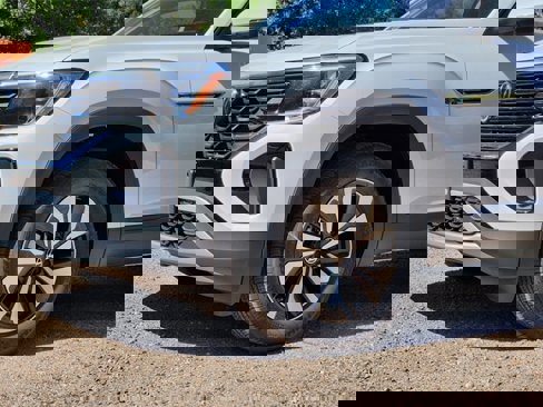 New 2026 Volkswagen Atlas Cross Sport SE image 8