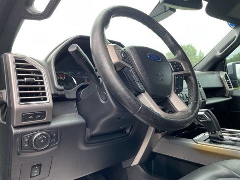 Used 2016 Ford F150 Platinum w/ Equipment Group 701A Luxury image 16