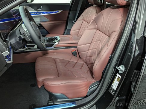 New 2026 BMW 740i xDrive image 13