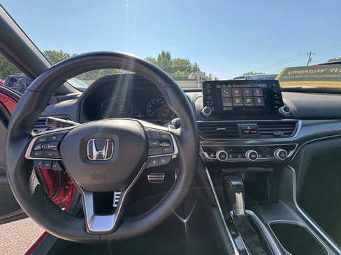 Used 2018 Honda Accord Sport image 14