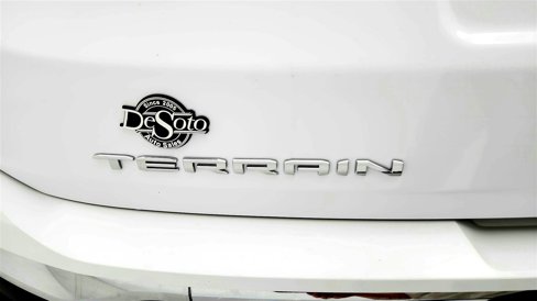 Used 2024 GMC Terrain SLT image 25