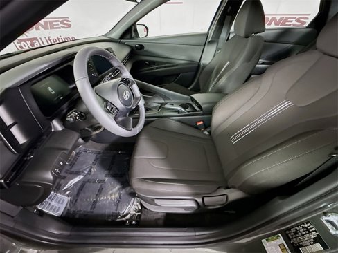 Certified 2025 Hyundai Elantra Sport image 24