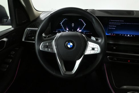 Used 2025 BMW X7 xDrive40i w/ Premium Package image 17