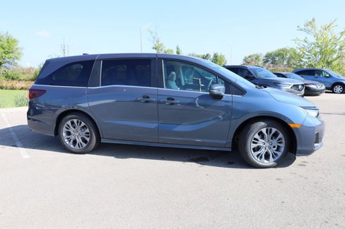 New 2026 Honda Odyssey Touring image 7