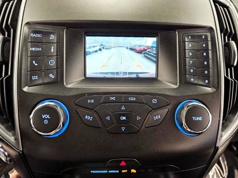 Used 2019 Ford Edge SE image 17