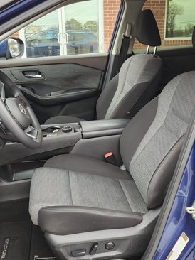 Used 2023 Nissan Rogue SV image 16