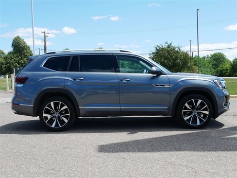 Certified 2024 Volkswagen Atlas SEL Premium R-Line image 8