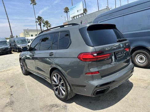 Used 2022 BMW X7 M50i image 6
