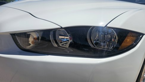 Used 2019 Jaguar XE image 11