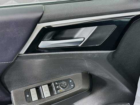 Used 2024 Mitsubishi Outlander SE image 15