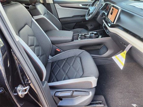 New 2025 Volkswagen Atlas Peak Edition SE image 13