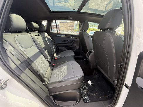 New 2025 Volkswagen Tiguan SE R-Line image 22