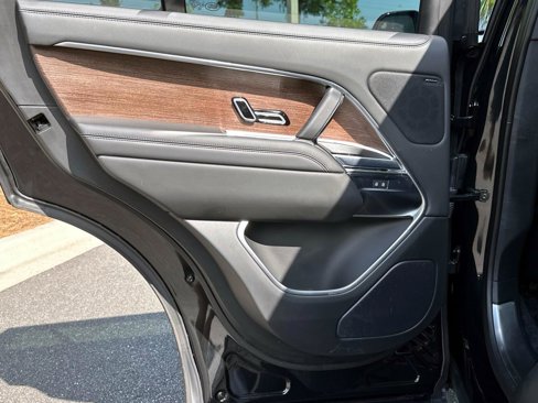 Used 2023 Land Rover Range Rover SE image 13