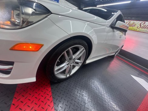 Used 2013 Mercedes-Benz C 300 4MATIC Sedan image 3